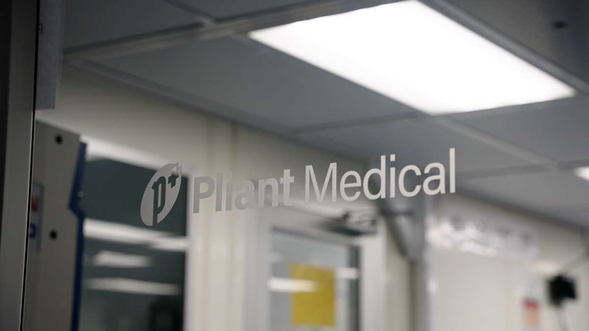 Pliant Medical Cleanroom Window